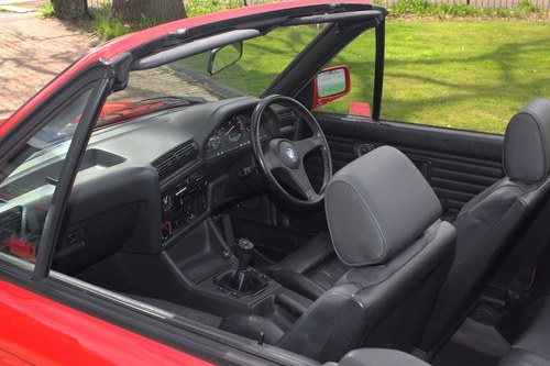 1993 BMW E30 318i LUX Convertible For Sale (picture 100 of 178)