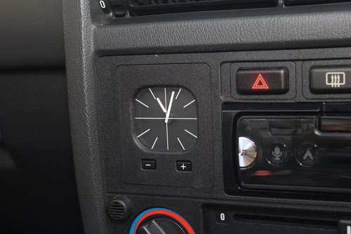 1993 BMW E30 318i LUX Convertible For Sale (picture 102 of 178)