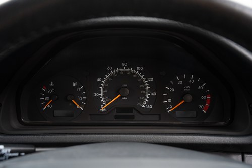 1999 Mercedes-Benz C208 CLK230 Kompressor Elegance à vendre (picture 38 of 148)