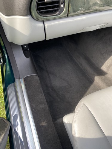 2003 Jaguar X100 XKR 4.2 Convertible For Sale (picture 46 of 130)