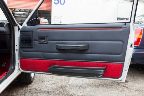 1988 Peugeot 205 GTI 1.9 In vendita (immagine 32 di 190)