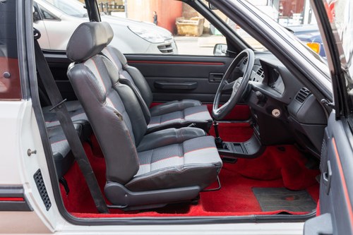 1988 Peugeot 205 GTI 1.9 In vendita (immagine 37 di 190)