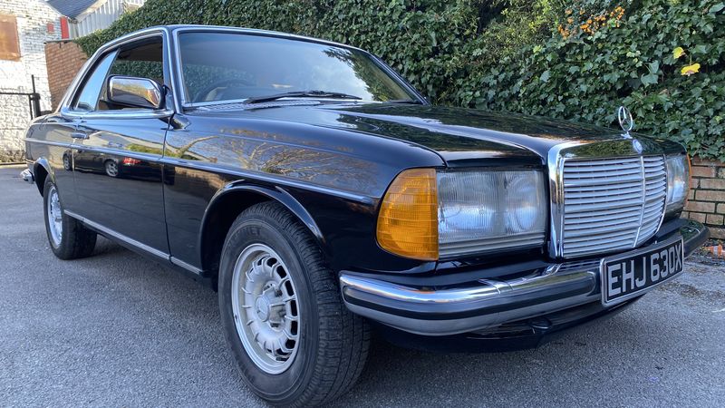 1982 Mercedes-Benz C123 280CE For Sale (picture 1 of 93)