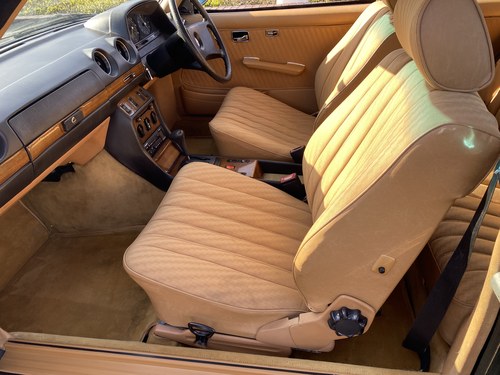 1982 Mercedes-Benz C123 280CE Te koop (foto 31 van 93)