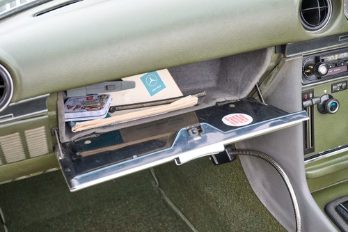 1972 Mercedes-Benz 350 SL R107 In vendita (immagine 30 di 189)