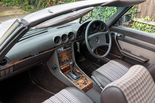 1985 Mercedes-Benz R107 380SL zum Verkauf (Bild 37 von 200)