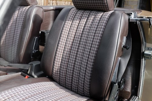 1985 Mercedes-Benz R107 380SL zum Verkauf (Bild 41 von 200)