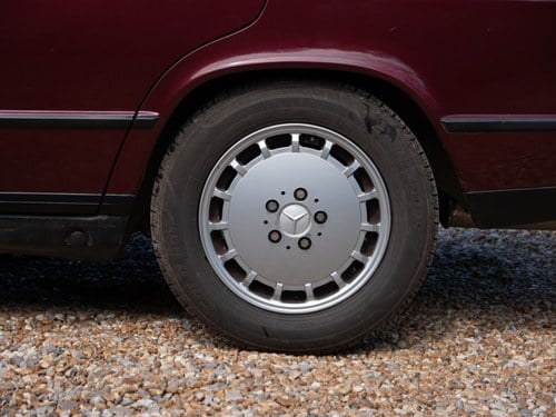 1988 Mercedes-Benz 190E 2.6 For Sale (picture 15 of 228)