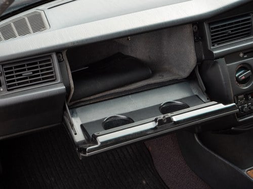 1988 Mercedes-Benz 190E 2.6 For Sale (picture 26 of 228)