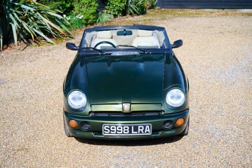 1998 MG RV8 Te koop (foto 4 van 131)
