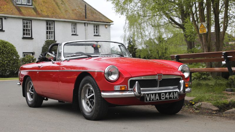 1973 MG B Roadster For Sale (picture 1 of 130)