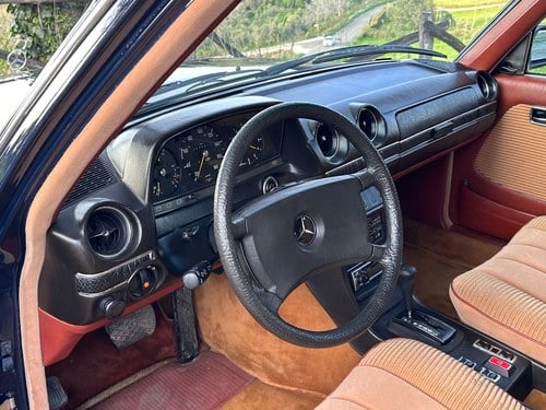 1980 Mercedes-Benz 300D Lang Te koop (foto 24 van 204)