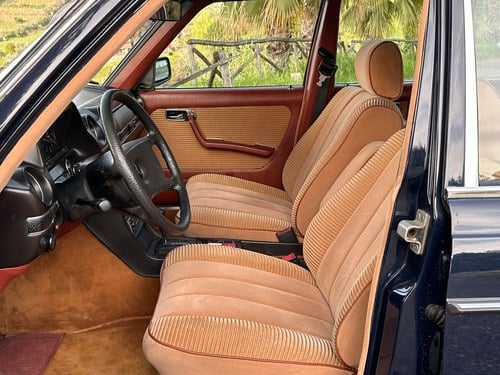 1980 Mercedes-Benz 300D Lang Te koop (foto 25 van 204)
