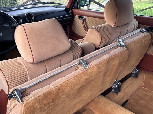 1980 Mercedes-Benz 300D Lang Te koop (foto 44 van 204)