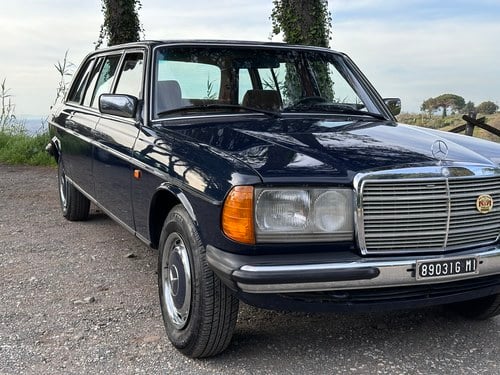1980 Mercedes-Benz 300D Lang Te koop (foto 117 van 204)