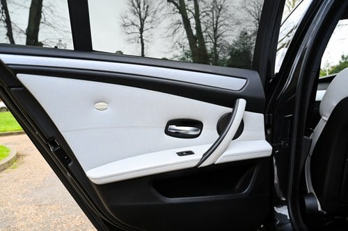 2008 BMW E60 M5 Te koop (foto 64 van 152)