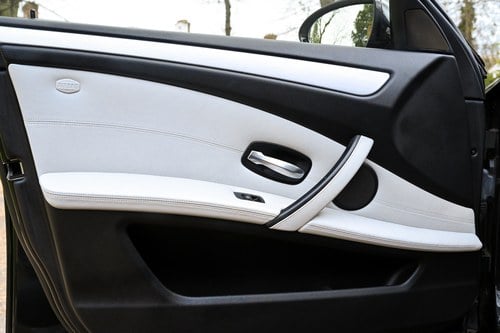 2008 BMW E60 M5 Te koop (foto 72 van 152)