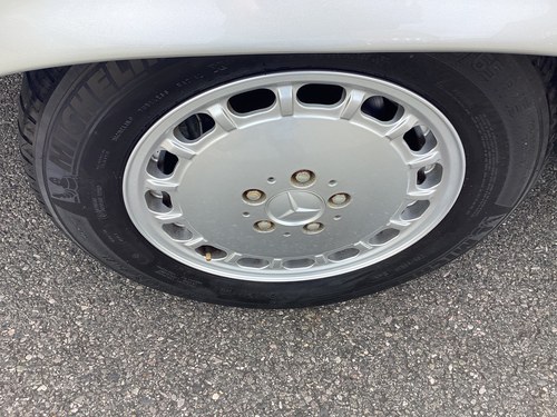 1987 Mercedes-Benz R107 300SL In vendita (immagine 9 di 146)