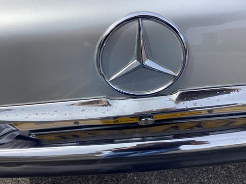 1987 Mercedes-Benz R107 300SL In vendita (immagine 89 di 146)