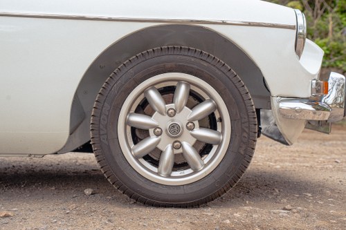 1974 MG B Roadster V8 For Sale (picture 20 of 130)