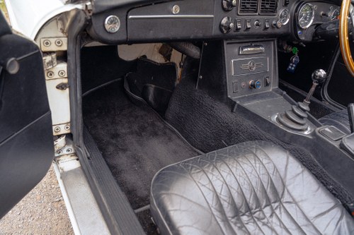 1974 MG B Roadster V8 For Sale (picture 44 of 130)