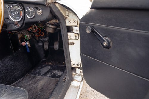 1974 MG B Roadster V8 For Sale (picture 47 of 130)