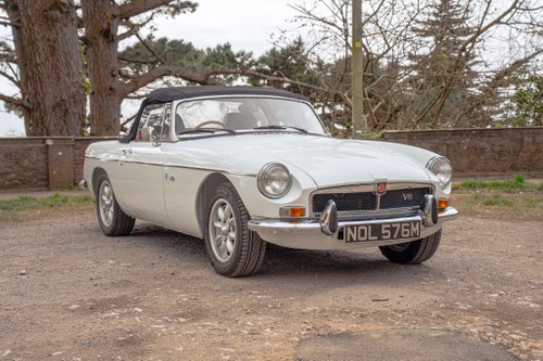 1974 MG B Roadster V8 For Sale (picture 11 of 130)
