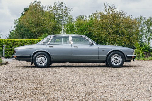 1990 Jaguar XJ40 Sovereign 4.0 For Sale (picture 13 of 142)
