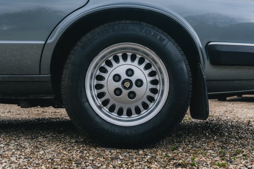 1990 Jaguar XJ40 Sovereign 4.0 For Sale (picture 17 of 142)