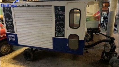 'Dog' post-war authentic food truck