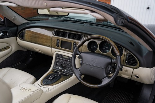 2003 Jaguar X100 XKR 4.2 zum Verkauf (Bild 52 von 240)