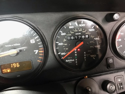 1994 Porsche 911 Carrera Tiptronic (993) à vendre (picture 27 of 138)