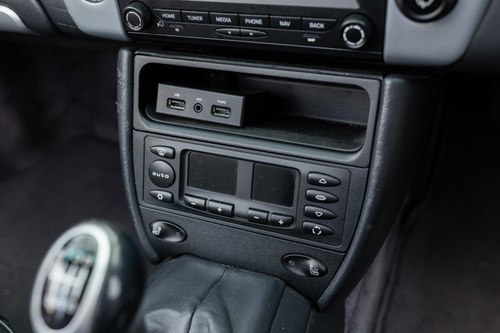 2003 Porsche 911 996 Carrera 4 Convertible zum Verkauf (Bild 75 von 185)