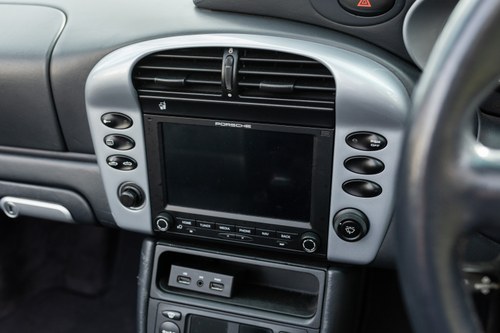 2003 Porsche 911 996 Carrera 4 Convertible zum Verkauf (Bild 76 von 185)