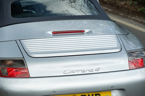 2003 Porsche 911 996 Carrera 4 Convertible zum Verkauf (Bild 95 von 185)