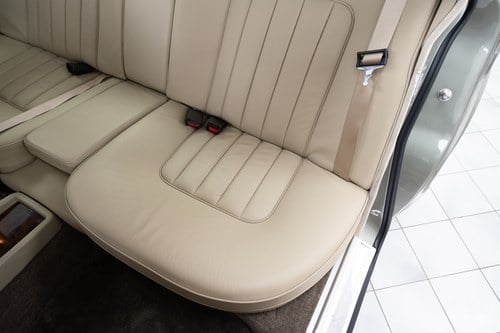 1987 Daimler XJ40 3.6 à venda (imagem 88 de 154)