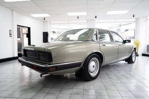 1987 Daimler XJ40 3.6 à venda (imagem 6 de 154)