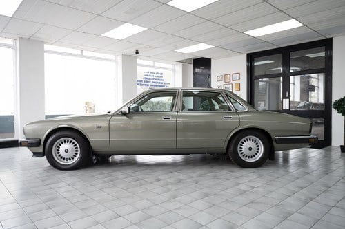 1987 Daimler XJ40 3.6 à venda (imagem 5 de 154)