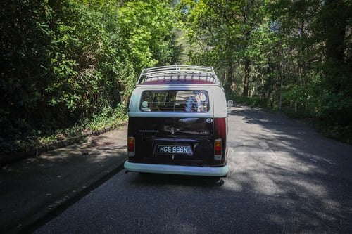 1975 Volkswagen Type 2 Bay Window Camper Conversion In vendita (immagine 12 di 200)