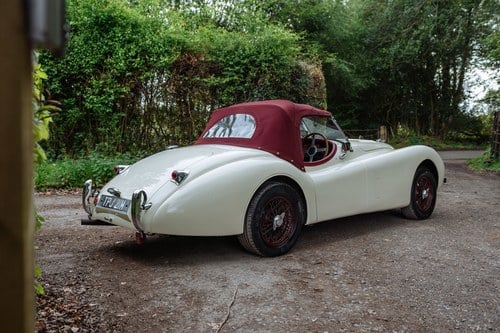 1973 Jaguar XK120 OTS replica by Broomstick Cars In vendita (immagine 19 di 136)