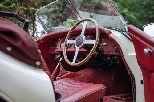 1973 Jaguar XK120 OTS replica by Broomstick Cars In vendita (immagine 38 di 136)