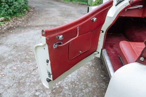 1973 Jaguar XK120 OTS replica by Broomstick Cars In vendita (immagine 51 di 136)