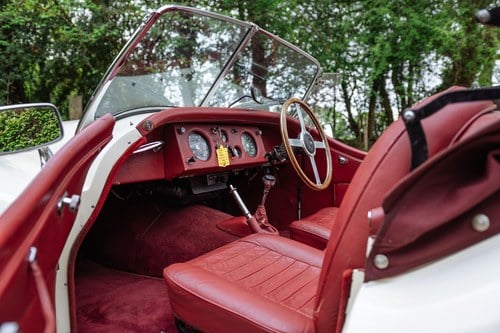 1973 Jaguar XK120 OTS replica by Broomstick Cars In vendita (immagine 56 di 136)