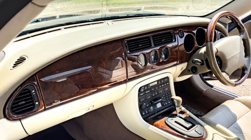 2003 Jaguar X100 XKR Coupe 4.2 For Sale (picture 24 of 103)