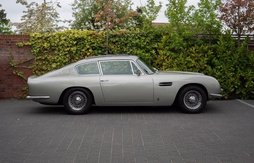 1966 Aston Martin DB6 Vantage Sports Saloon Te koop (foto 11 van 333)