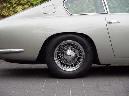 1966 Aston Martin DB6 Vantage Sports Saloon Te koop (foto 30 van 333)