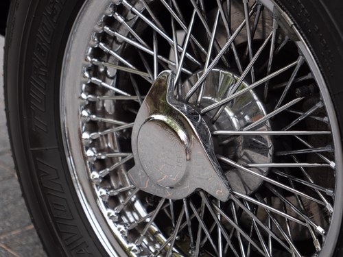 1966 Aston Martin DB6 Vantage Sports Saloon Te koop (foto 37 van 333)