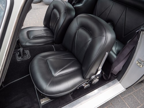 1966 Aston Martin DB6 Vantage Sports Saloon Te koop (foto 57 van 333)