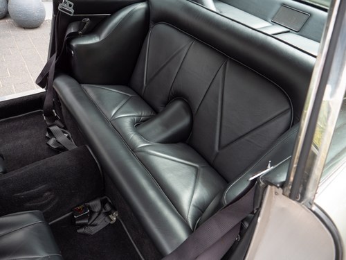 1966 Aston Martin DB6 Vantage Sports Saloon Te koop (foto 86 van 333)