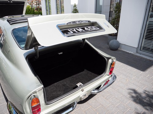 1966 Aston Martin DB6 Vantage Sports Saloon Te koop (foto 106 van 333)